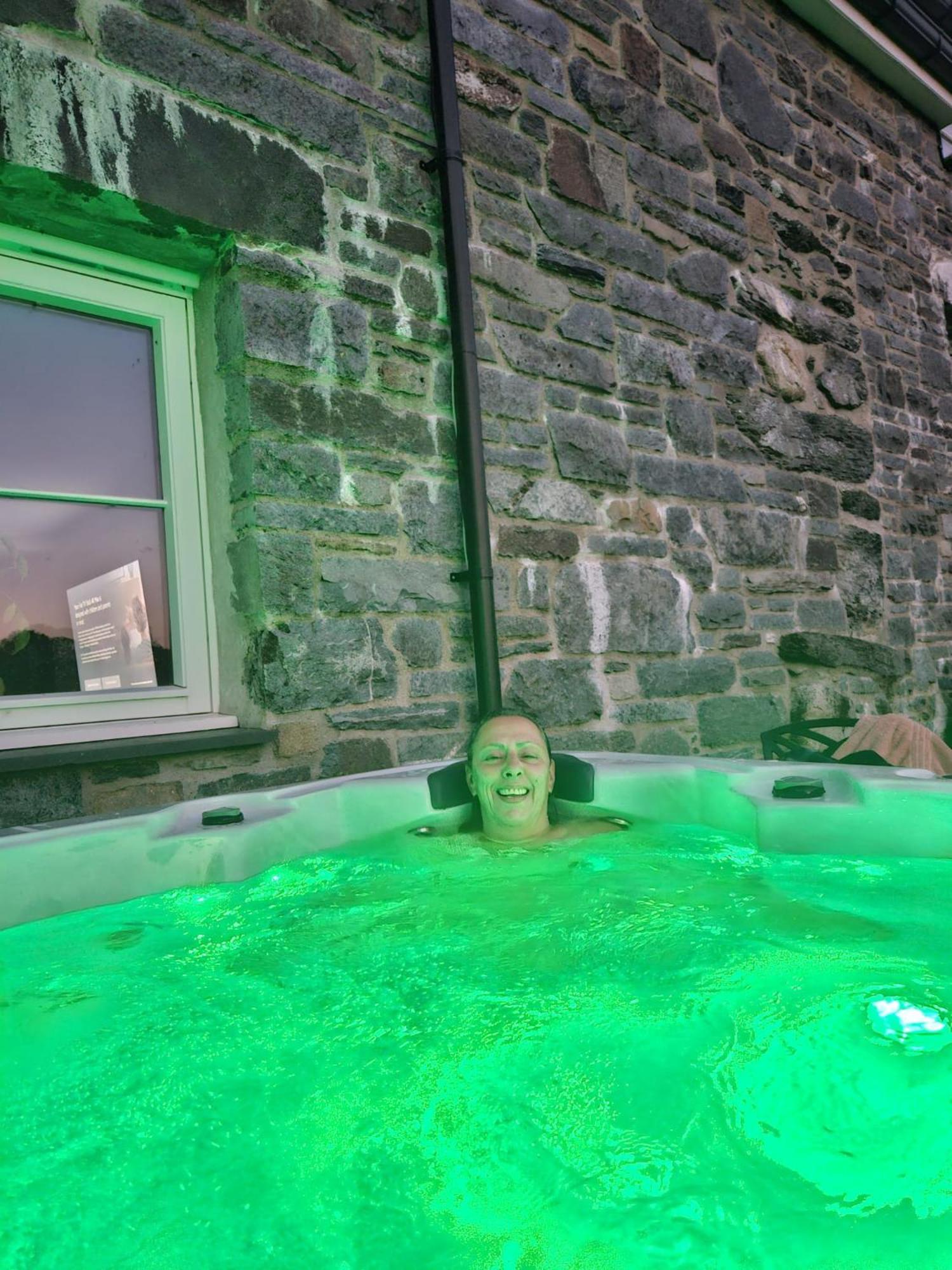 3 Bedroom Barn Conversion With Hot Tub-Garden View - Ty Cerrig Barn 코웬 외부 사진